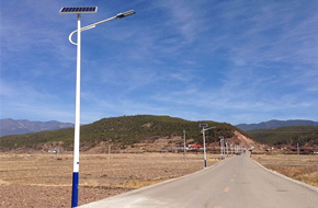 太阳能单臂路灯